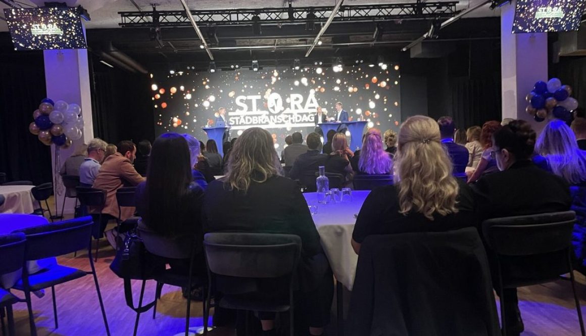 Almega Serviceföretagen.
